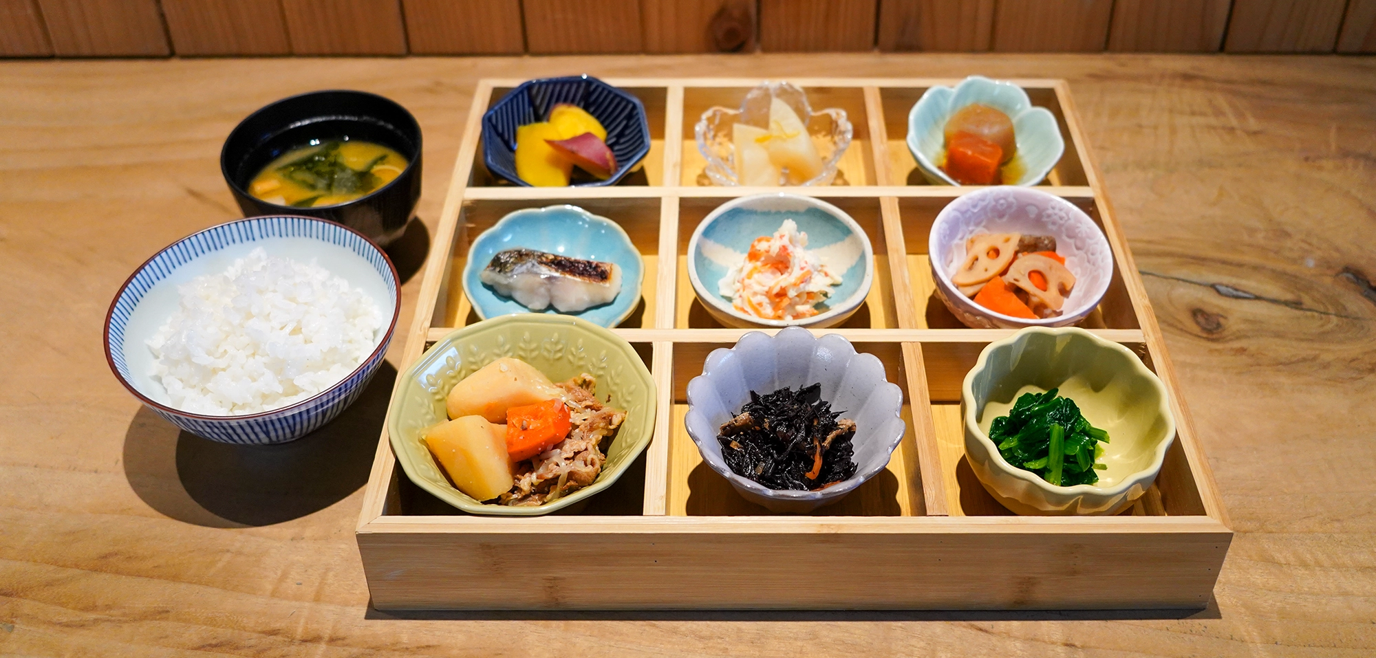 朝食