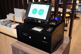 自動チェックイン機