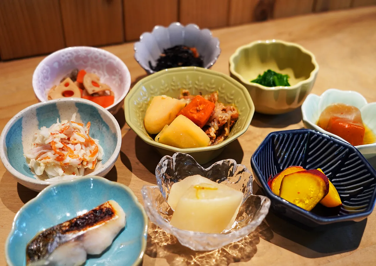 朝食／小鉢和定食