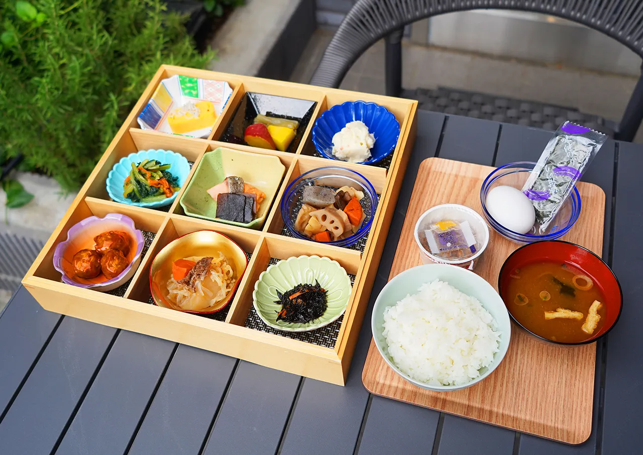 朝食／小鉢和定食