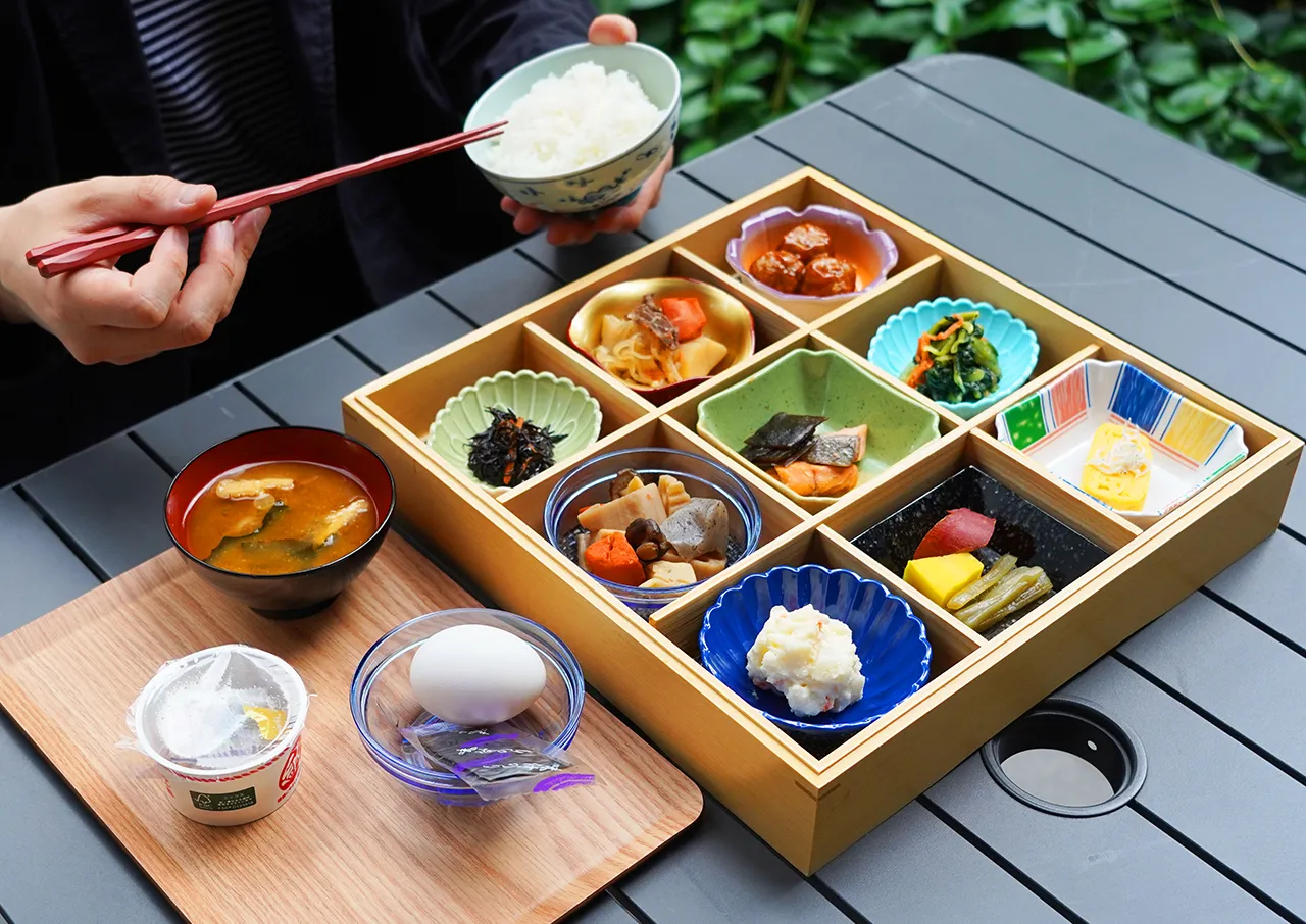 朝食／小鉢和定食