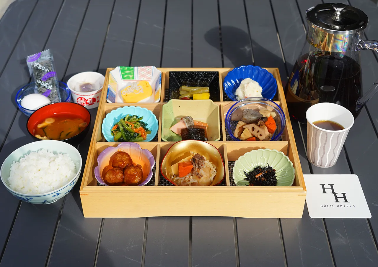 朝食／小鉢和定食