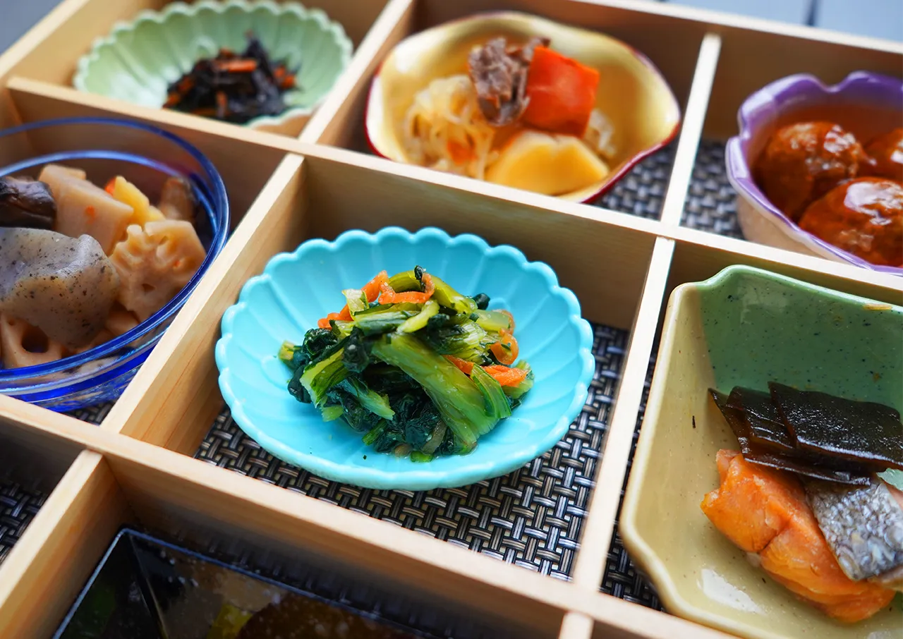 朝食／小鉢和定食