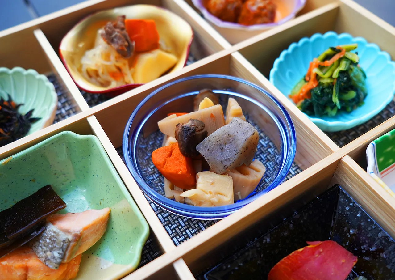 朝食／小鉢和定食