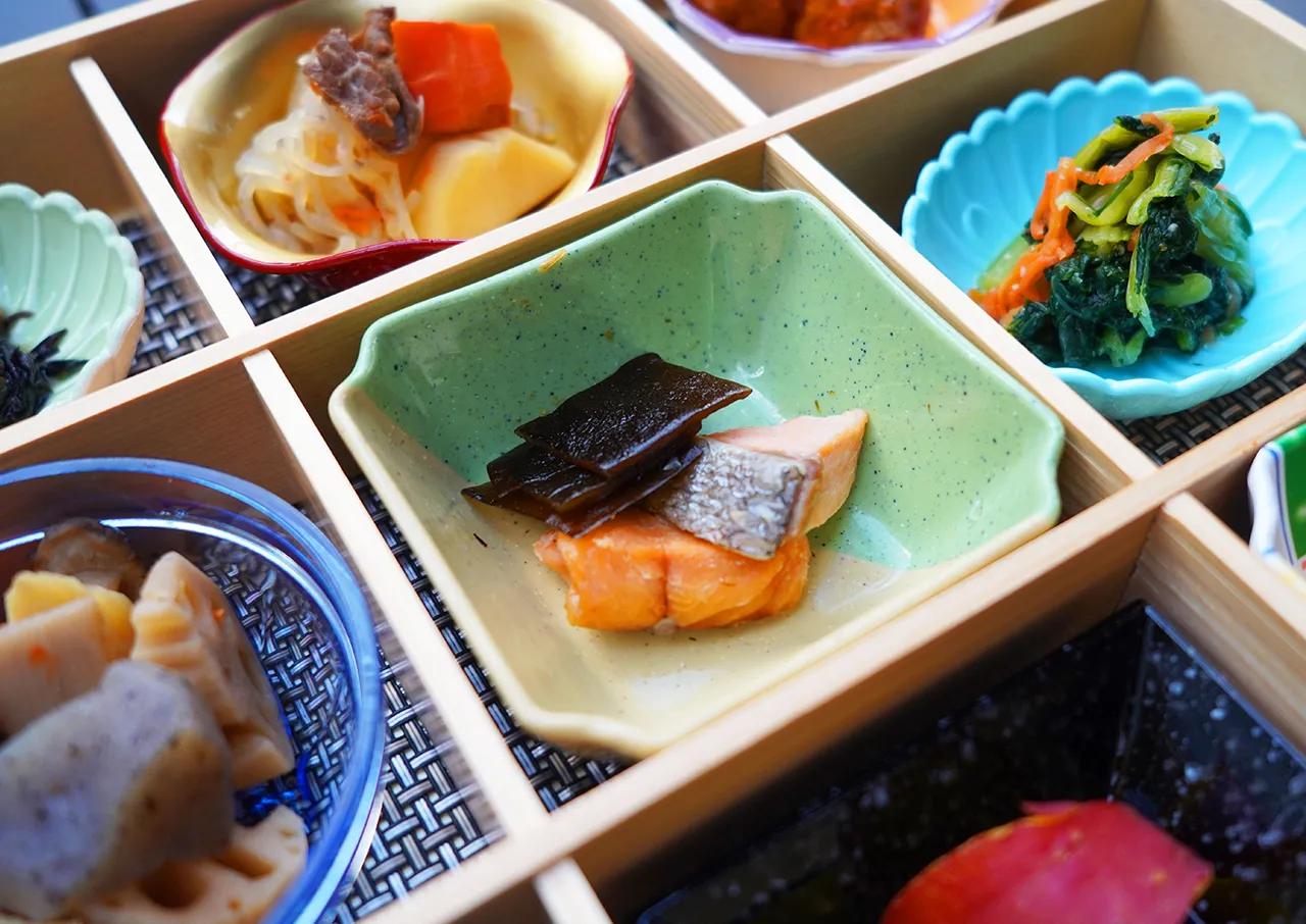 朝食／小鉢和定食